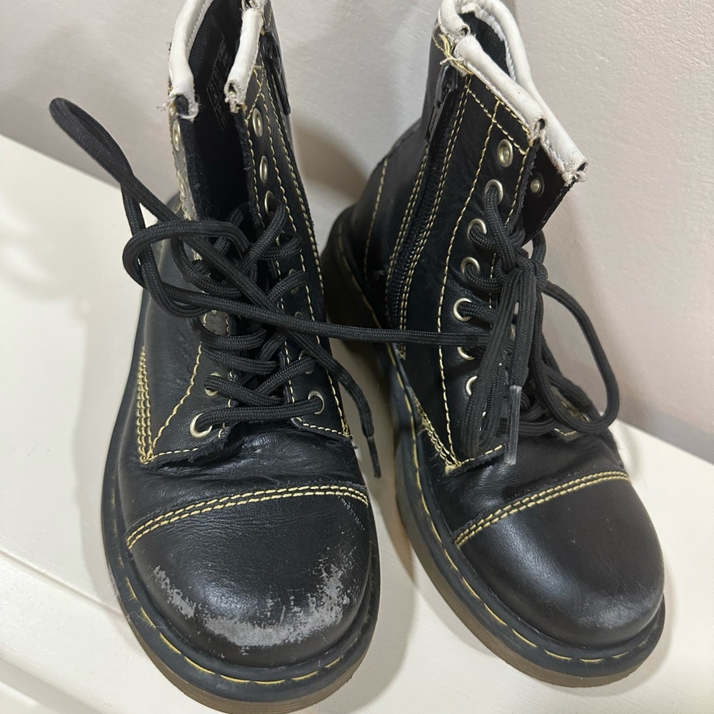 Doc Martens Youth Girls Size 12 US Black Delaney Faux Leather Zip Boots - Picture 5 of 7